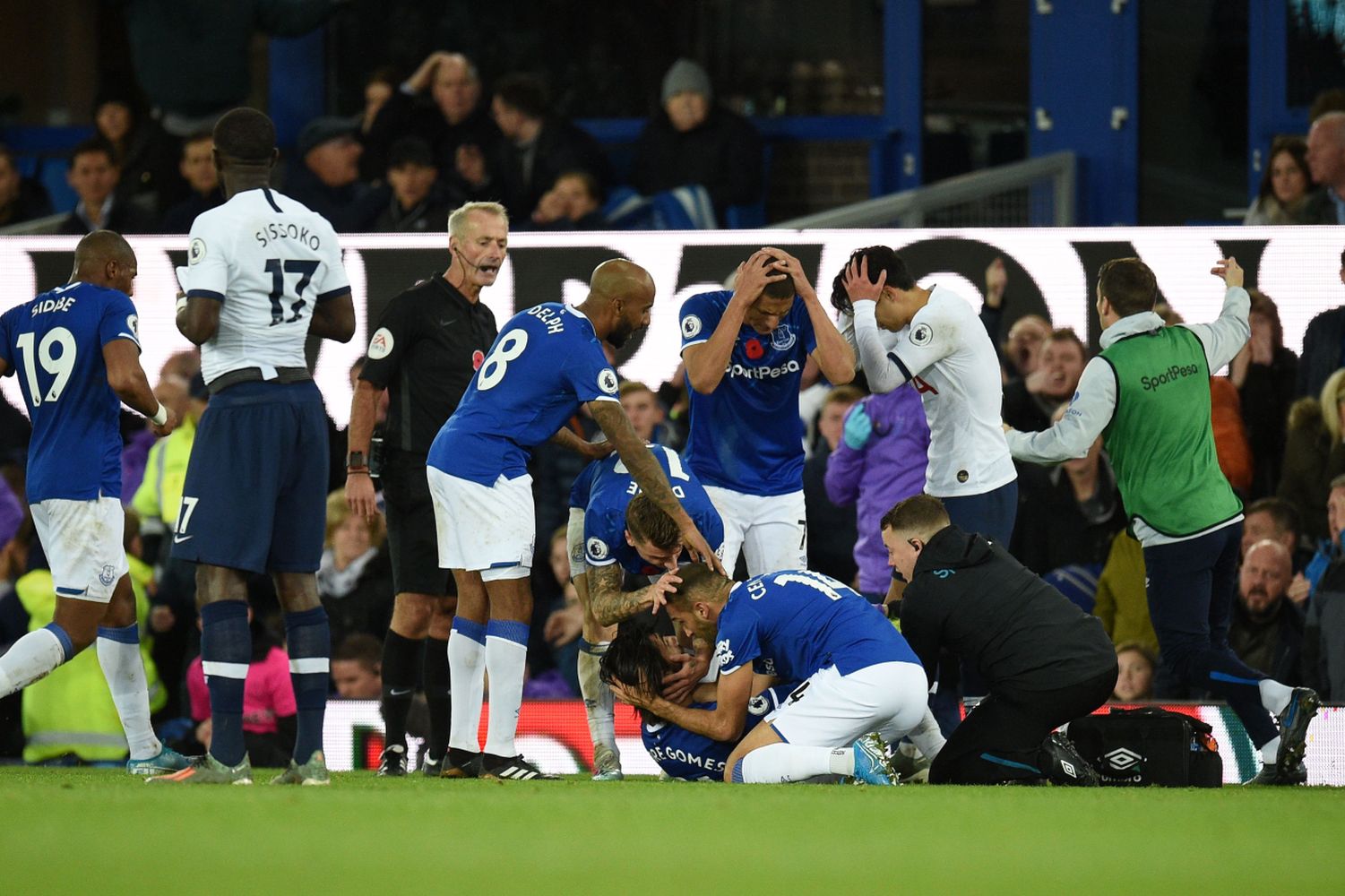 André Gomes, gravissimo infortunio. Son in lacrime