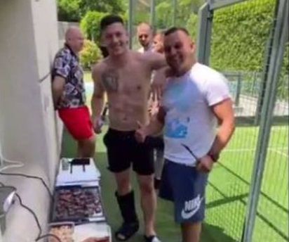 Real infuriato con Jovic: riposo non rispettato, grigliata col tutore  FOTO