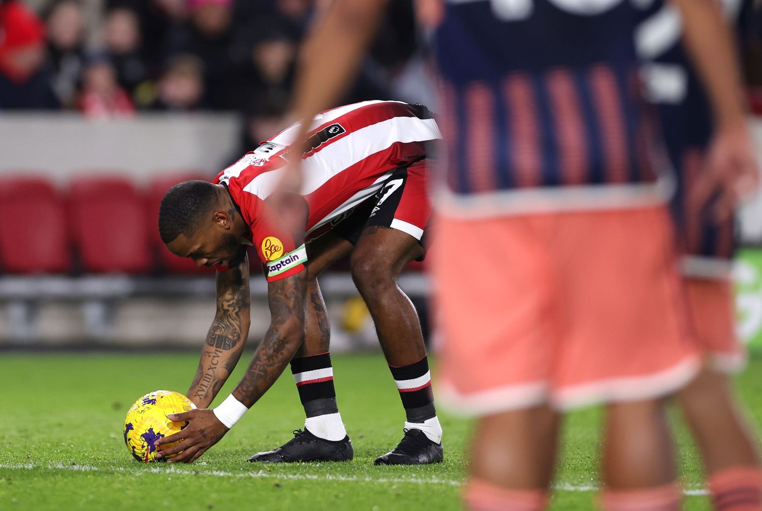 Brentford, il ritorno di Toney: Undertaker, la dedica e quella 'furbata' sul gol